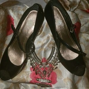BLACK BCBG peeptoe heels